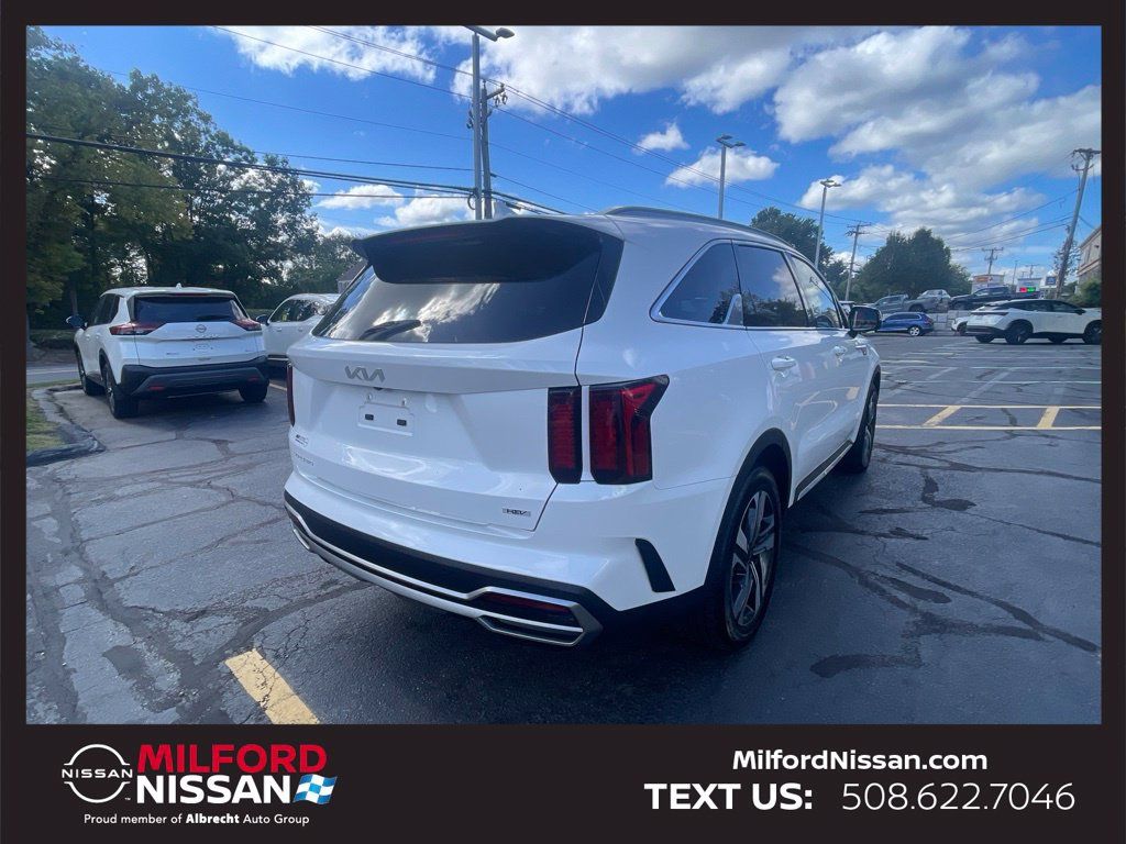 Used 2023 Kia Sorento EX AWD/4WD image 5