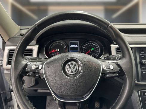 Used 2019 Volkswagen Atlas SE w/ Panoramic Sunroof Package FWD image 21