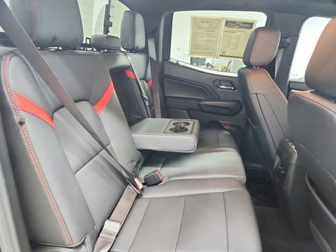 Used 2025 Chevrolet Colorado Z71 w/ Technology Package image 46