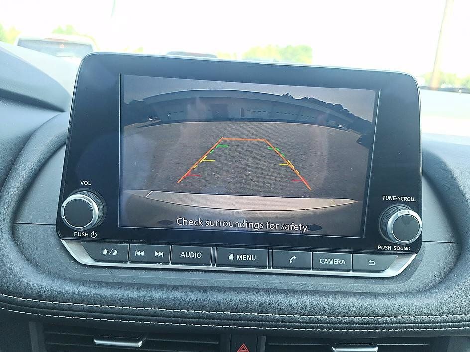 Certified 2025 Nissan Rogue SV AWD/4WD image 15