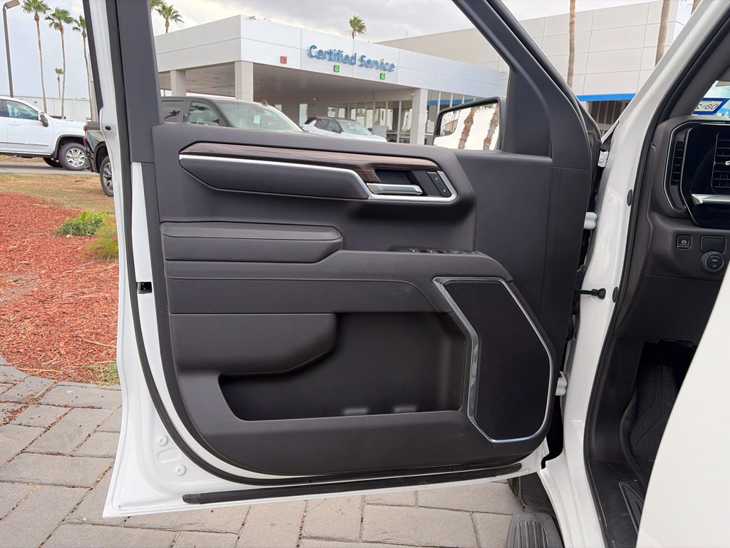 Used 2025 Chevrolet Silverado 1500 LT RWD image 14