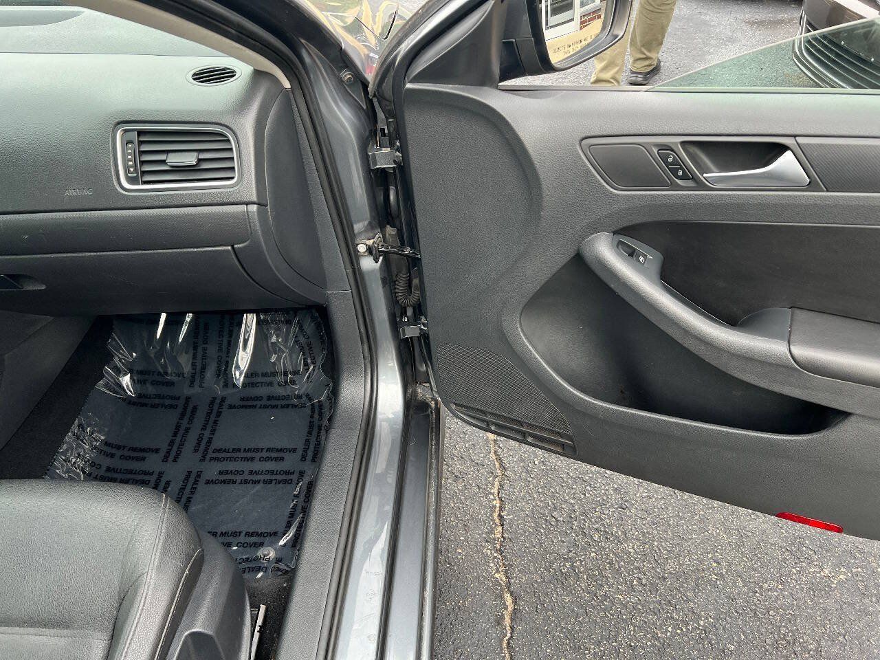 Used 2012 Volkswagen Jetta SE FWD image 27