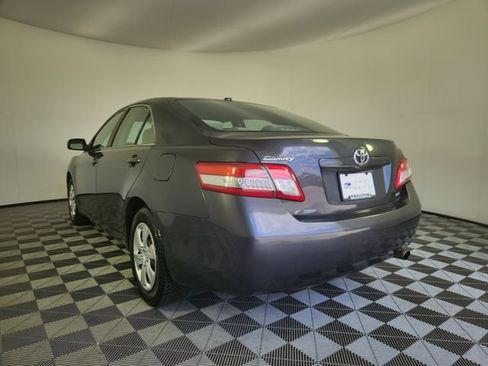Used 2011 Toyota Camry LE FWD image 3