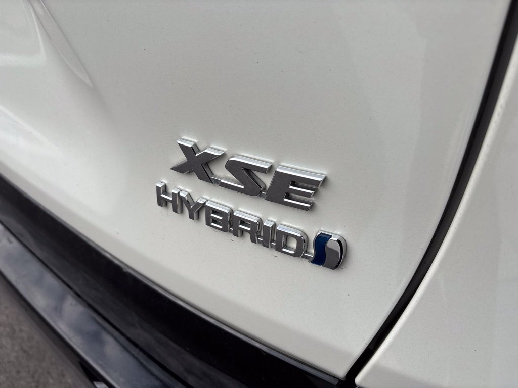 Used 2022 Toyota RAV4 XSE AWD/4WD image 2