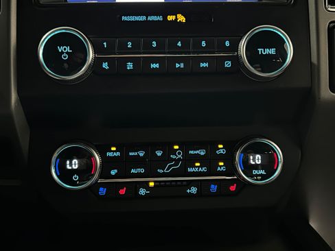 Used 2021 Ford Expedition XLT AWD/4WD image 8