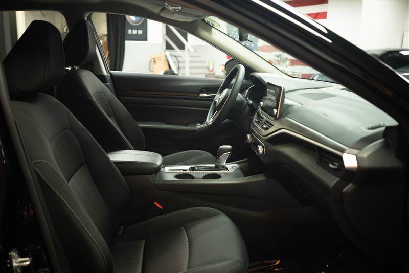 Used 2025 Nissan Altima 2.5 SV AWD/4WD image 13