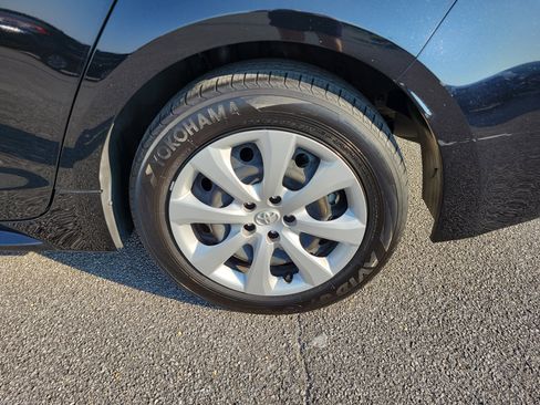 Used 2023 Toyota Corolla LE image 8