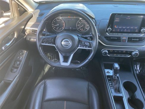 Used 2021 Nissan Altima 2.5 SR w/ SR Premium Package image 13