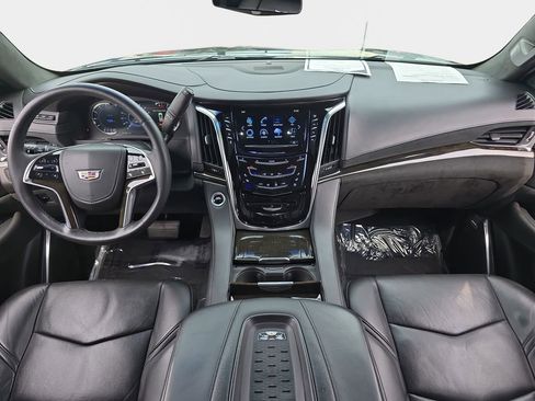 Used 2017 Cadillac Escalade Platinum image 10