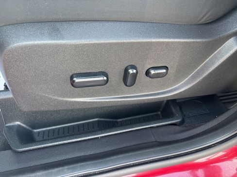 Used 2019 Ford Escape SE image 21