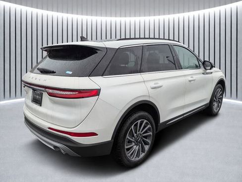 New 2026 Lincoln Corsair Reserve image 3