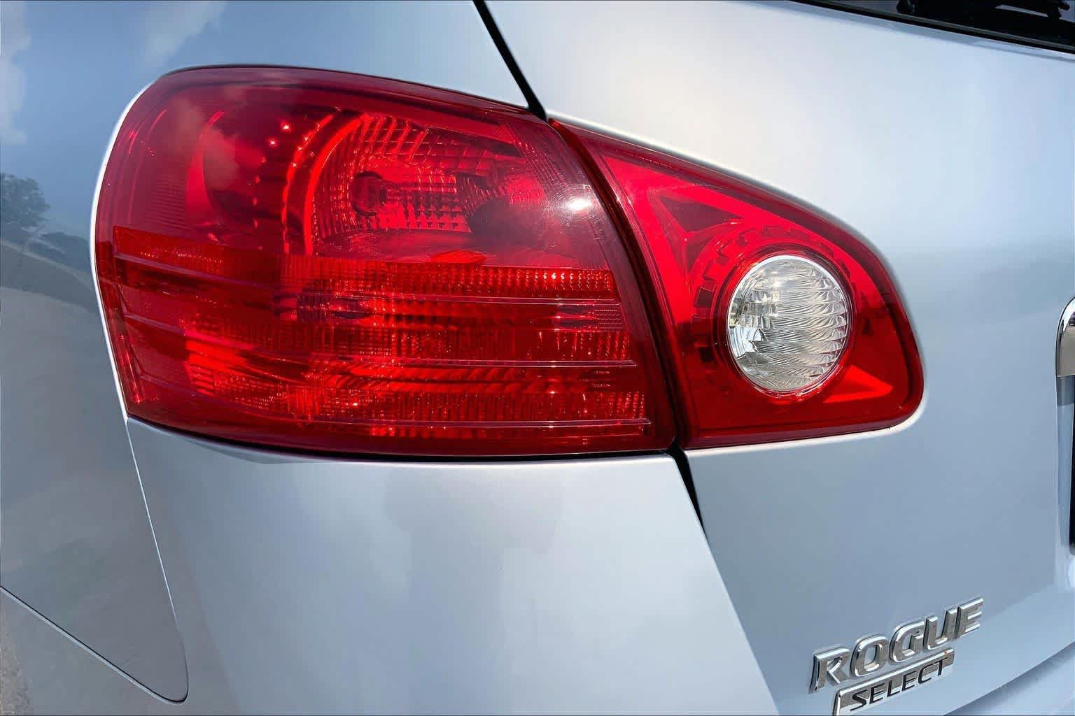 Used 2014 Nissan Rogue S w/ Convenience Package FWD image 28