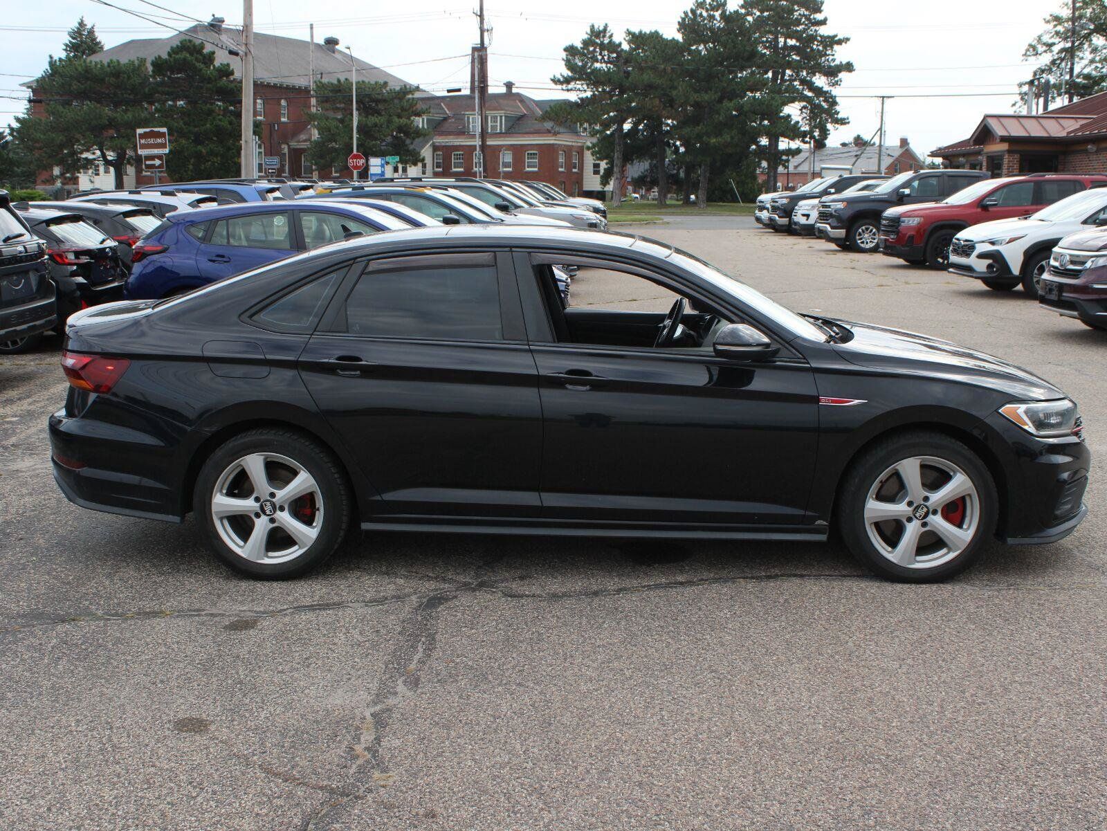 Used 2019 Volkswagen Jetta GLI Autobahn FWD image 4