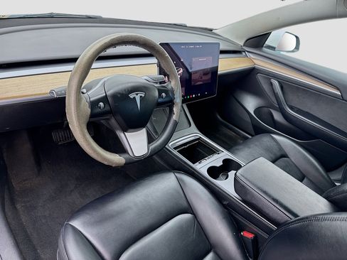 Used 2022 Tesla Model 3 Standard Range image 7