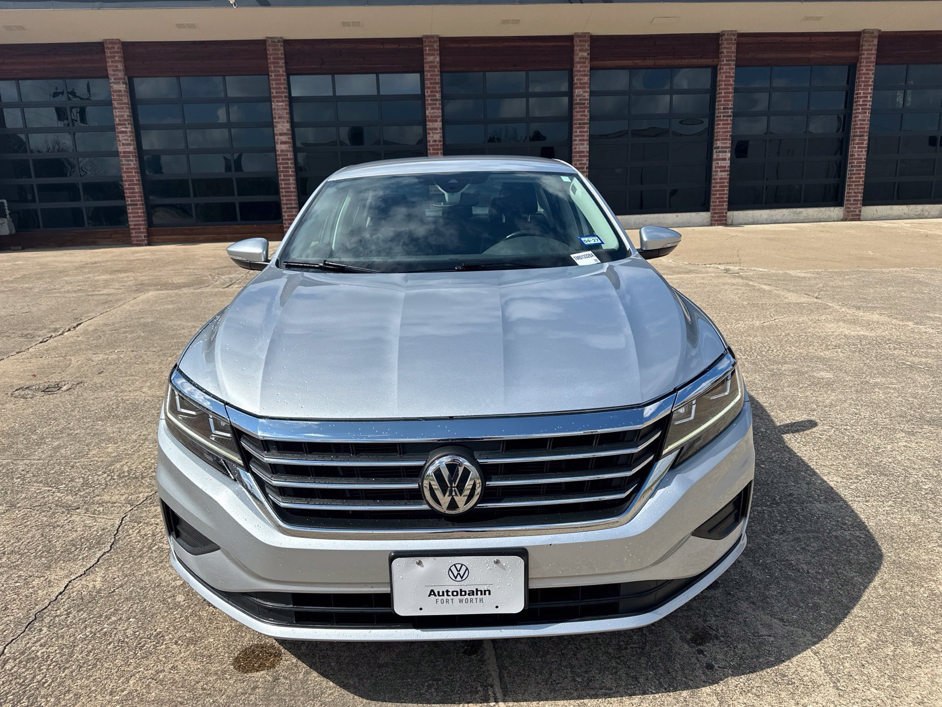 Used 2020 Volkswagen Passat 2.0T SE FWD image 2