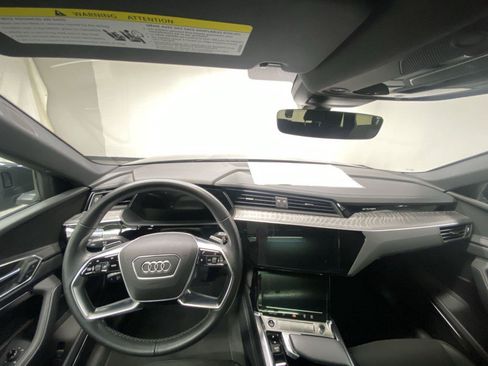 Used 2023 Audi e-tron Premium Plus AWD/4WD image 31