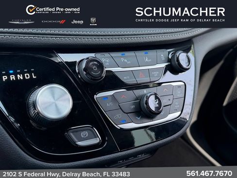 Used 2025 Chrysler Pacifica Select FWD image 23