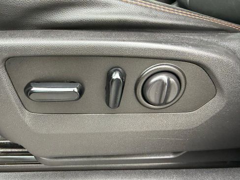 Used 2019 GMC Sierra 1500 AT4 w/ AT4 Premium Package image 11