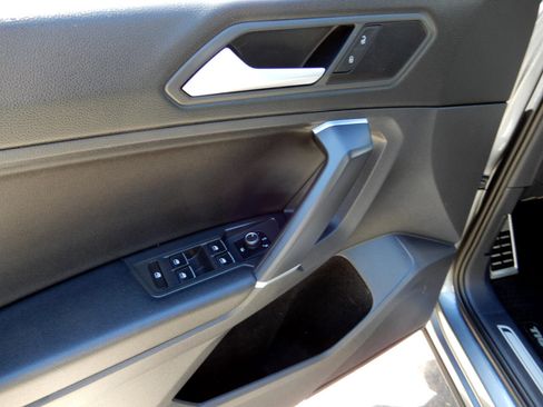 Used 2020 Volkswagen Tiguan SE R-Line w/ 3rd Row Seat Package image 23