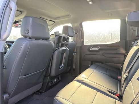 Used 2024 GMC Sierra 1500 SLT image 13