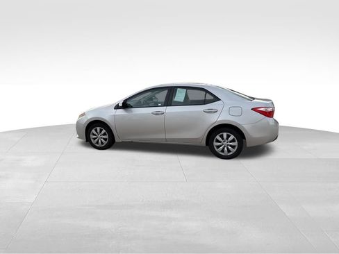 Used 2016 Toyota Corolla LE image 9