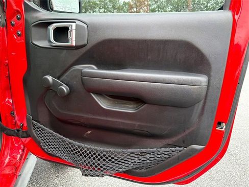 Used 2023 Jeep Gladiator Sport image 14