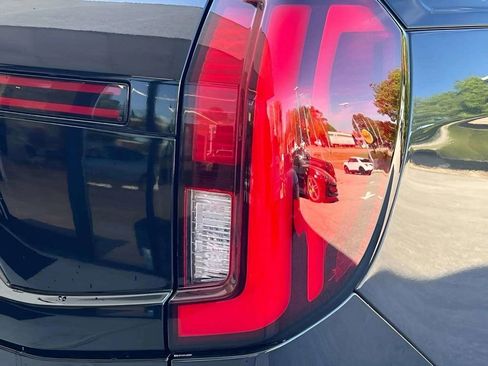 Used 2025 Ford Expedition Max Platinum w/ Stealth Appearance Package image 27