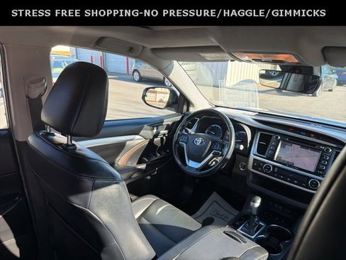 Used 2019 Toyota Highlander XLE image 32