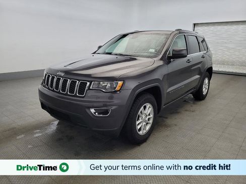 Used 2020 Jeep Grand Cherokee Laredo image 1