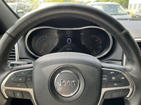 Used 2018 Jeep Grand Cherokee Laredo AWD/4WD image 21