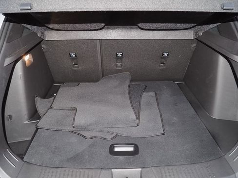 Certified 2025 Chevrolet Trax RS w/ Sunroof Package image 10