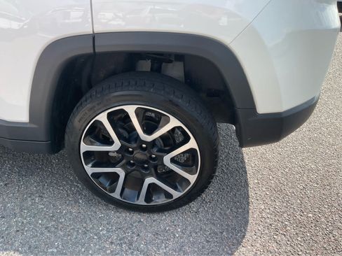 Used 2018 Jeep Compass Limited w/ Navigation Group AWD/4WD image 9