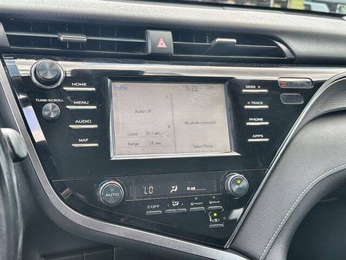 Used 2019 Toyota Camry SE FWD image 13