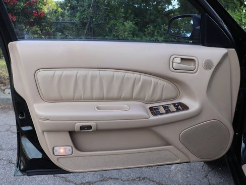 Used 1997 Nissan Maxima GXE FWD image 11