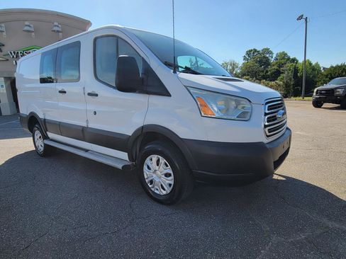 Used 2015 Ford Transit 250 130 Low Roof w/ Exterior Upgrade Package RWD image 3