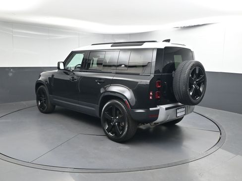 Used 2021 Land Rover Defender 110 SE image 3