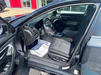Used 2016 Nissan Altima 2.5 SV w/ Convenience Package FWD video 2
