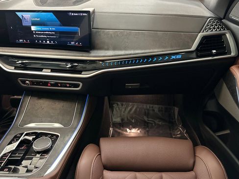 Used 2025 BMW X5 xDrive50e w/ M Sport Package AWD/4WD image 29