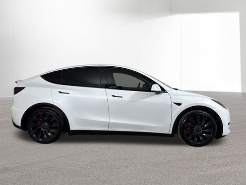 Used 2022 Tesla Model Y Performance image 35