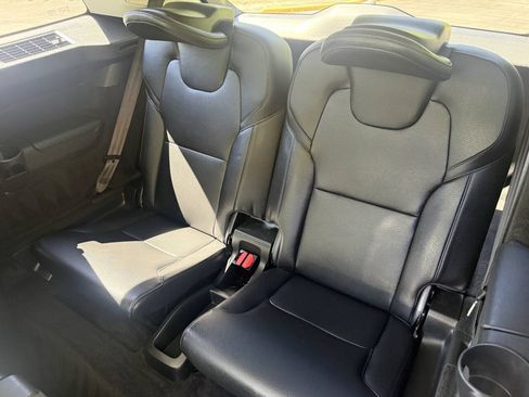 Used 2016 Volvo XC90 T6 Momentum w/ Momentum Plus Package AWD/4WD image 17