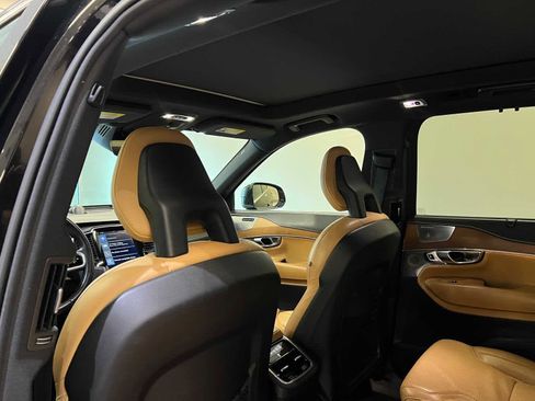 Used 2017 Volvo XC90 T6 Inscription w/ Vision Package image 12