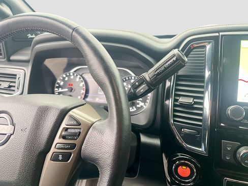Used 2024 Nissan Titan Platinum Reserve image 17