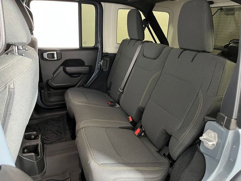 Used 2024 Jeep Wrangler Sport S image 11