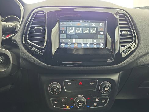 Used 2021 Jeep Compass Altitude image 19