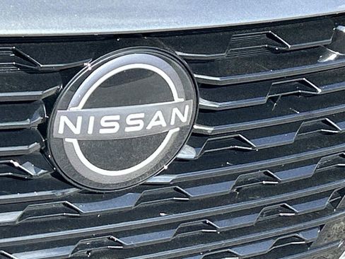 Used 2024 Nissan Sentra SV FWD image 11