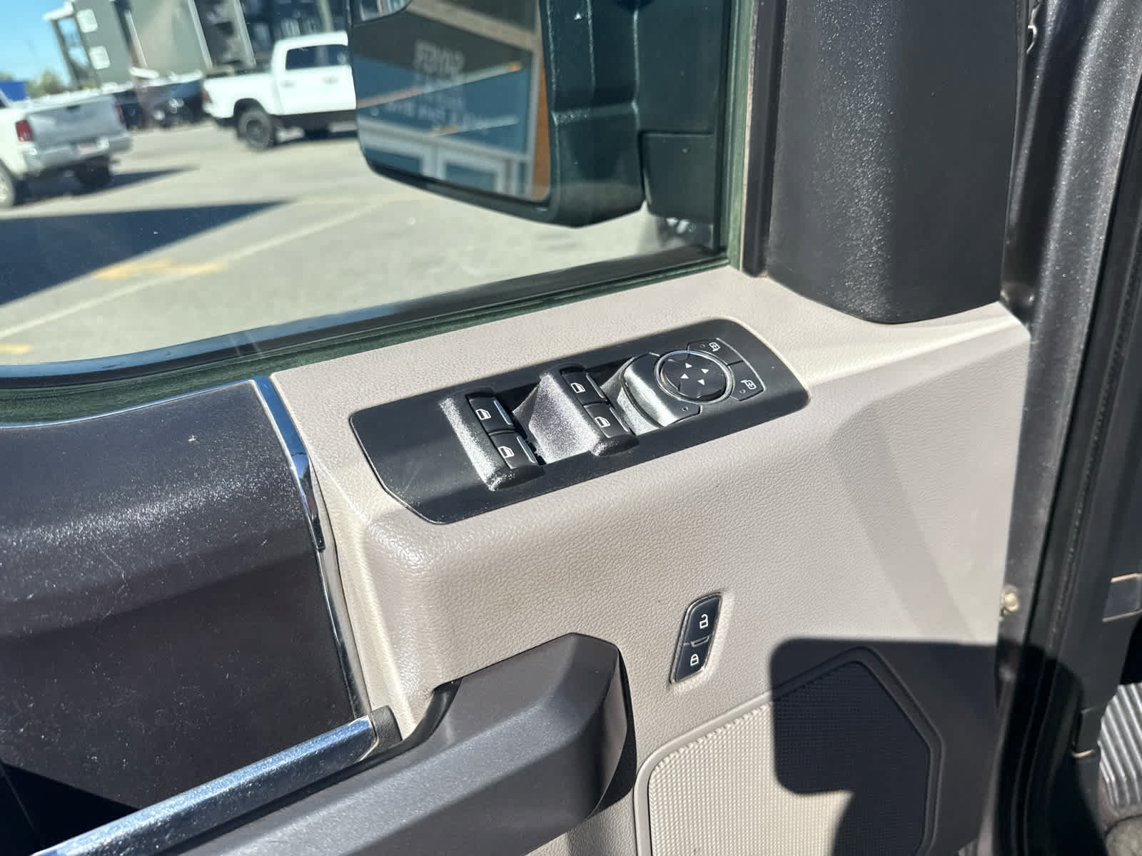 Used 2016 Ford F150 XLT AWD/4WD image 25