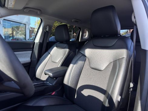 Used 2022 Jeep Compass Latitude image 16