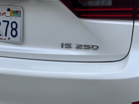 Used 2015 Lexus IS 250 RWD image 9