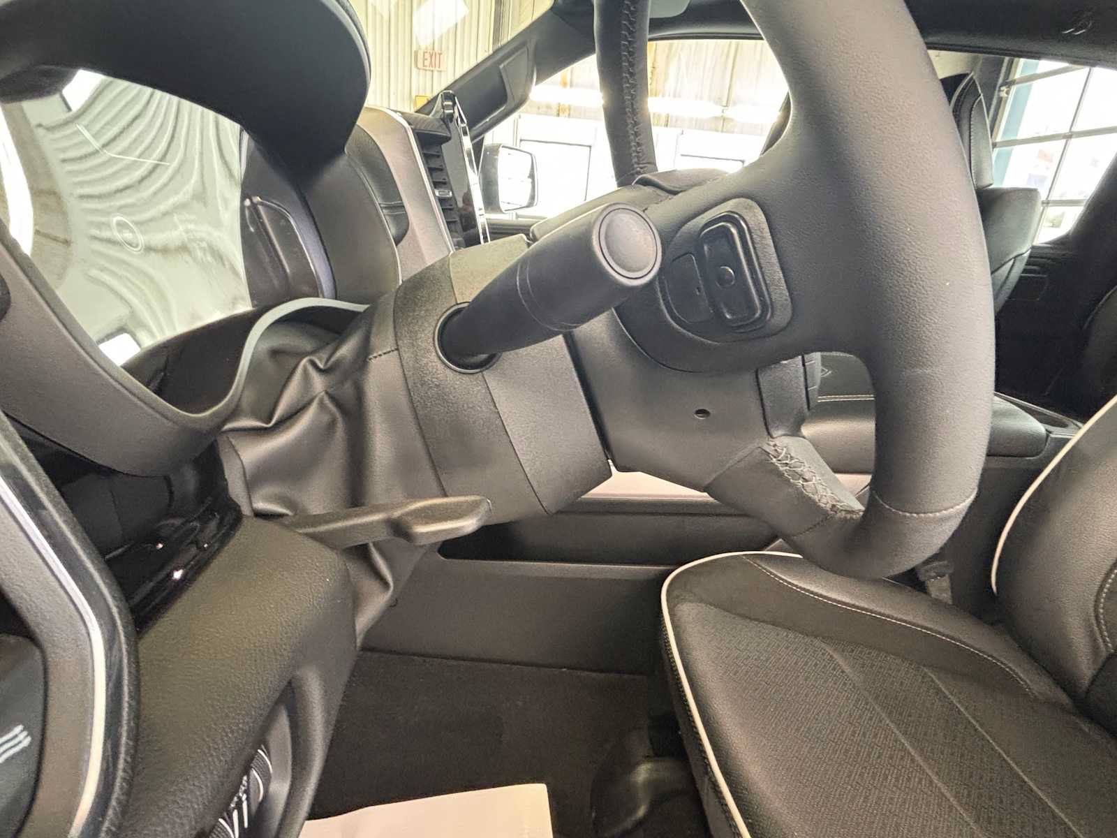 Used 2025 RAM 1500 Laramie w/ Night Edition AWD/4WD image 19