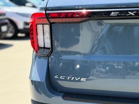 Used 2025 Ford Explorer Active w/ Active Comfort Package AWD/4WD image 16